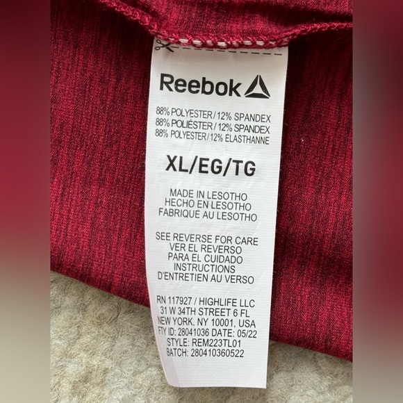 Reebok Activewear Long Sleeve Shirt, Men's Size XL, Color Crimson - Picture 10 of 11